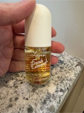 Rare Vintage Love's Fresh Lemon Body Mist 1.5 oz FULL NEW Without Box MEM USA !!